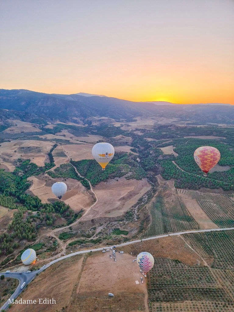 Lot balonem w Pamukkale